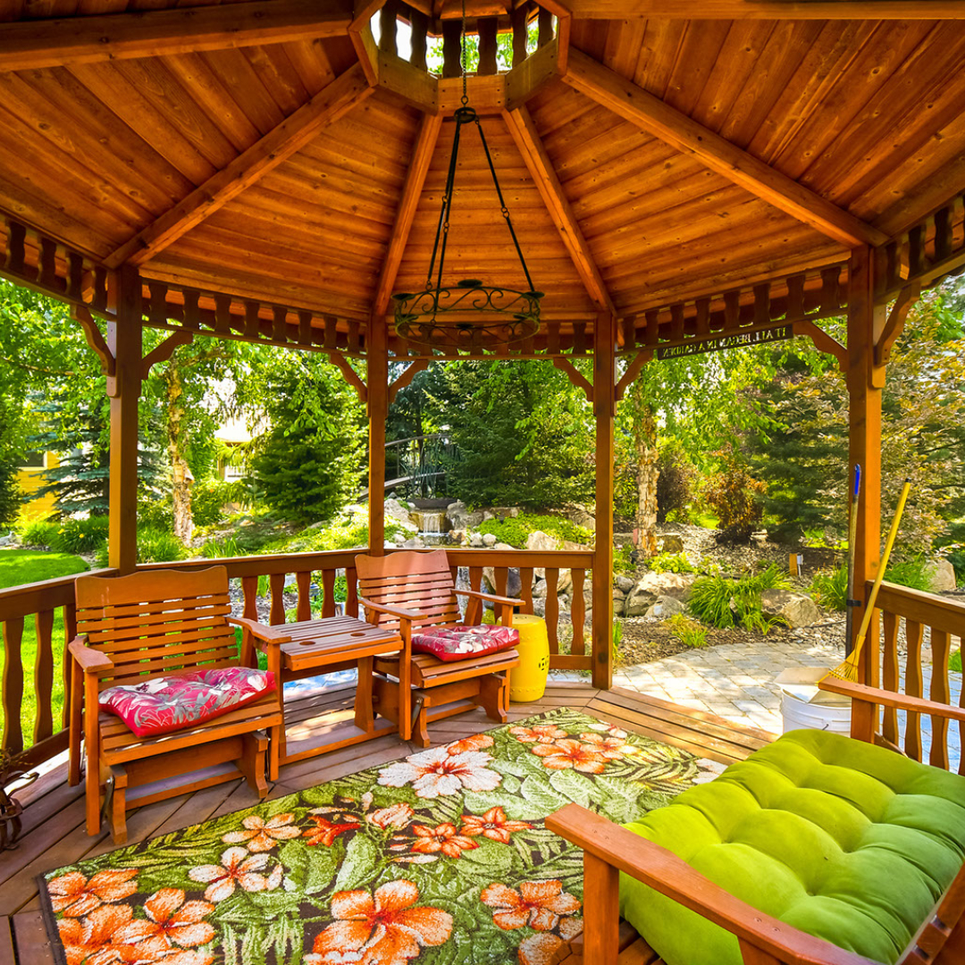 custom outdoor living space design